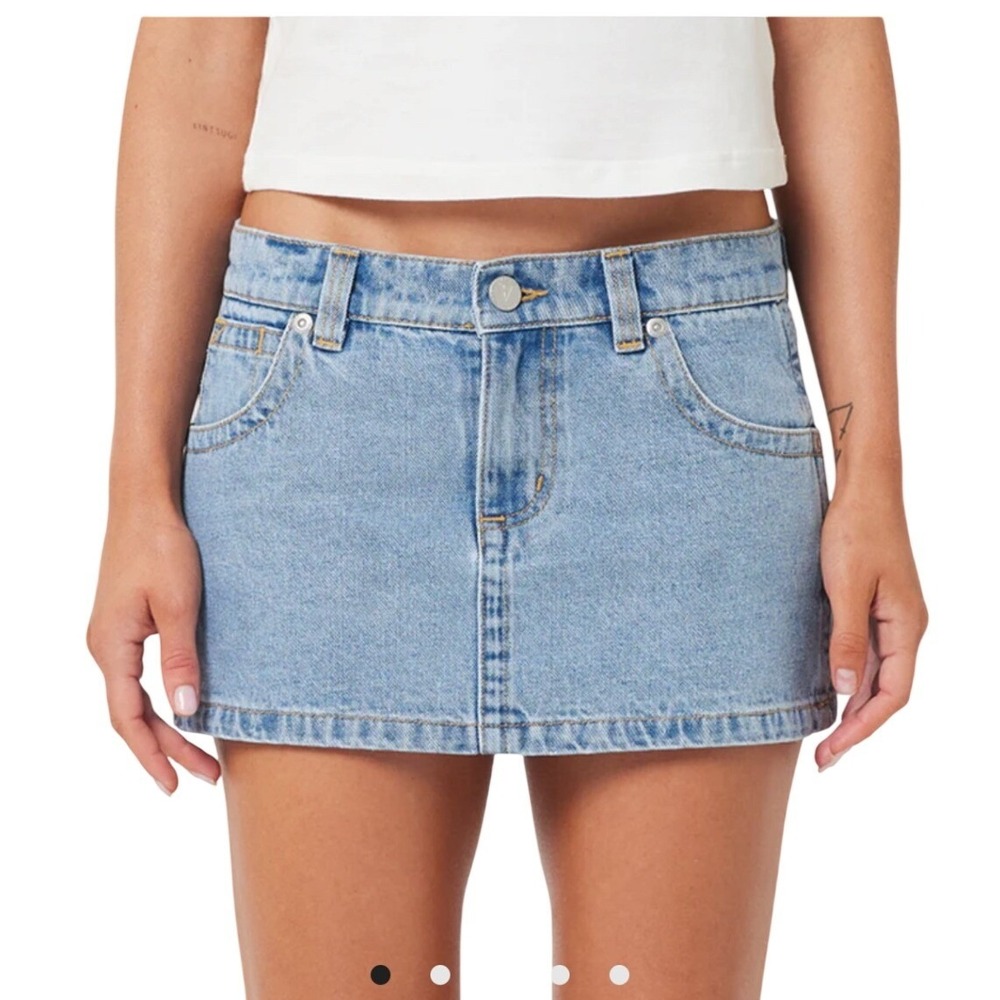 Abrand Jeans x Rip Curl A '99 Low Skirt Light Wash Denim Mini Skirt Size 26 AU 8